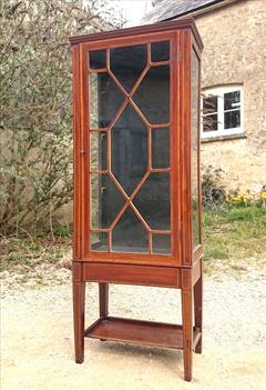 Mahogany antique cabinet2.jpg
